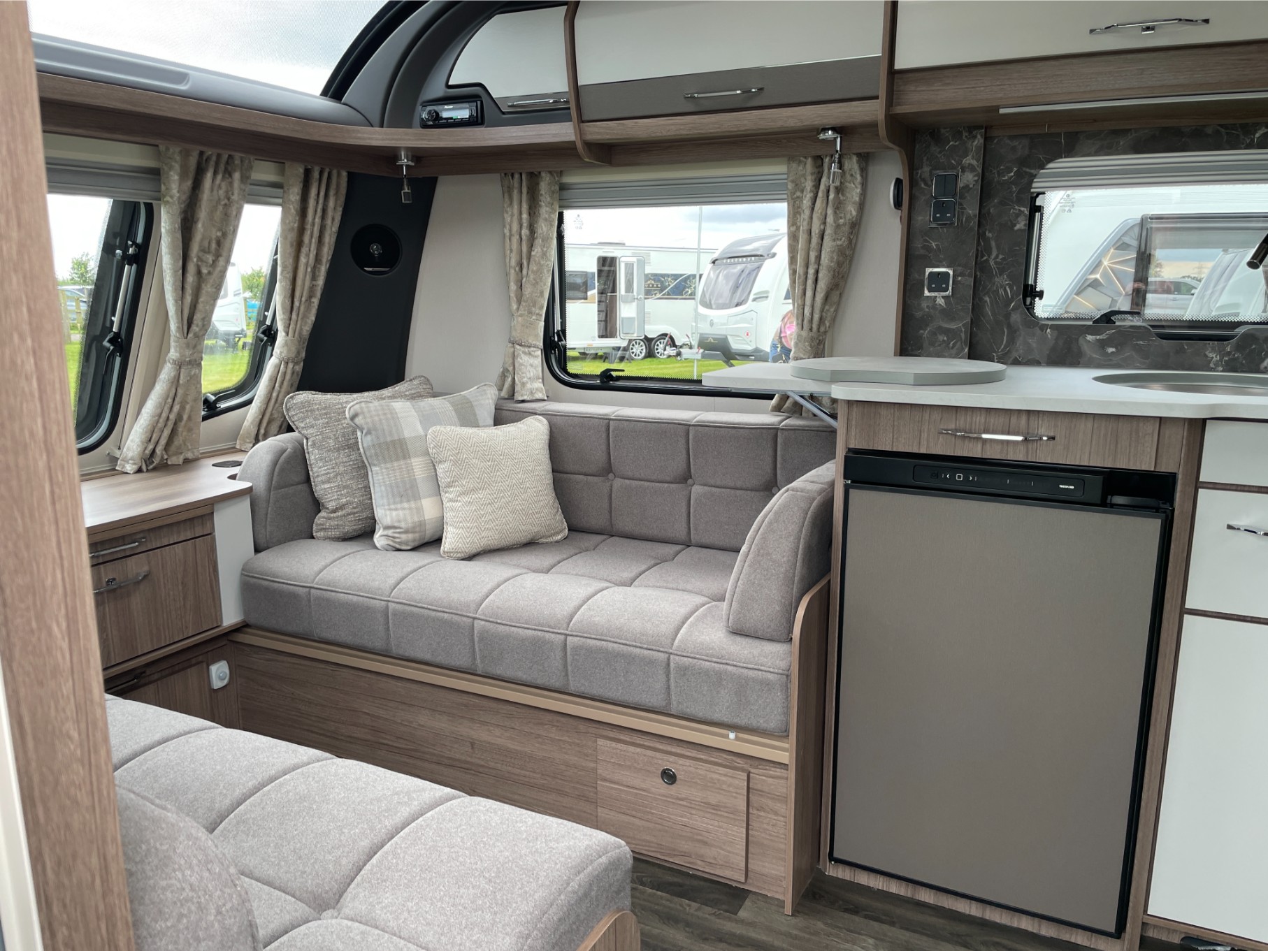 Vip Caravan Coachman VIP 565 (2025) - Display Model - for Sale - Dealer