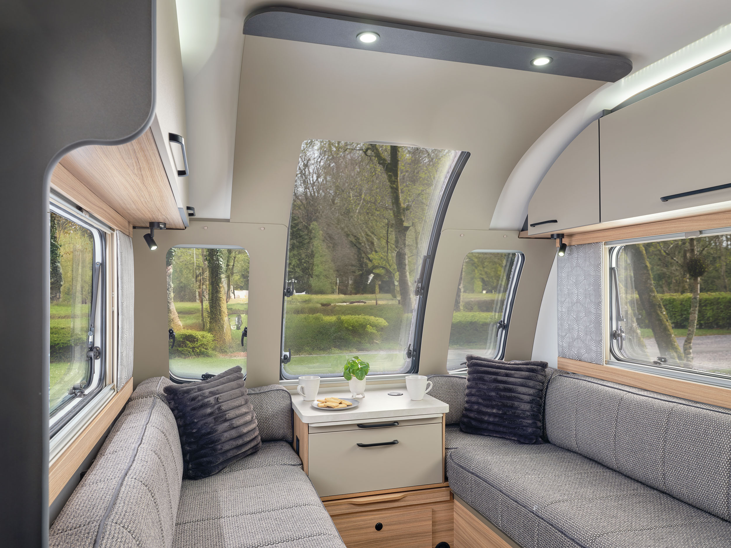 Bailey-Phoenix-Black-Edition-Showcase4