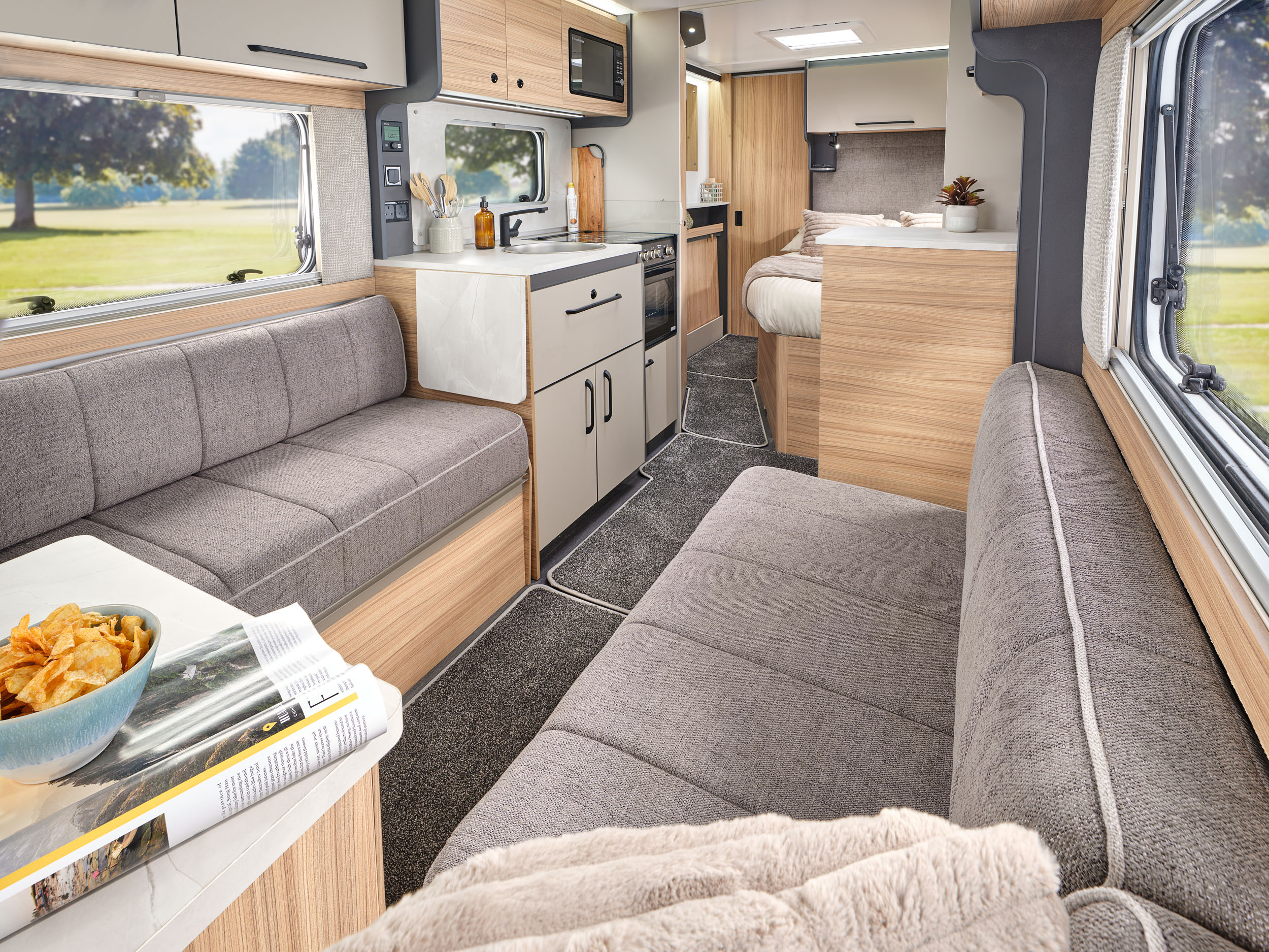 Bailey-Phoenix-Black-Edition-Showcase9