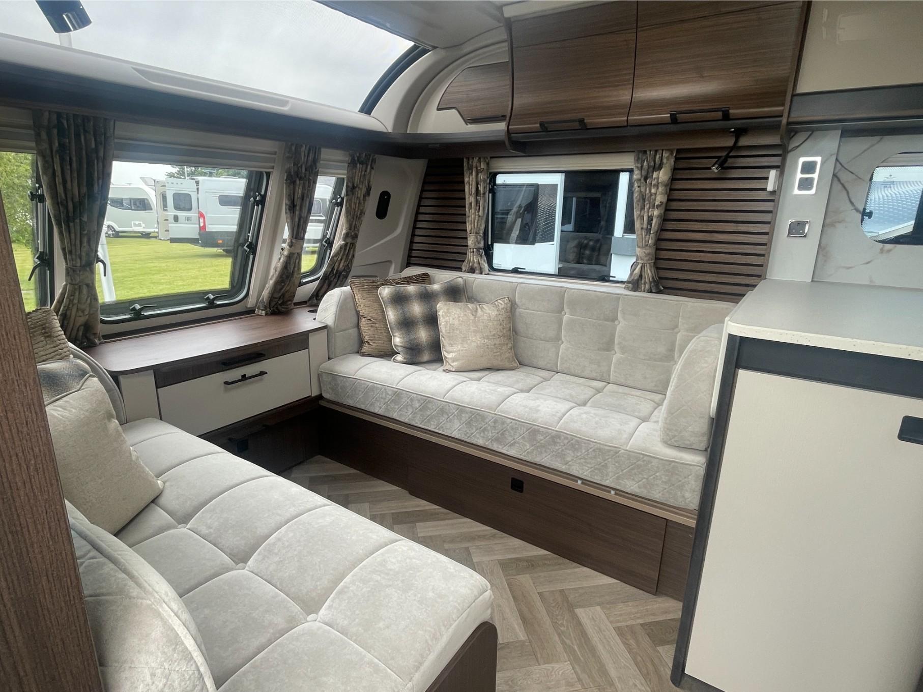lusso 3 2027 (7)