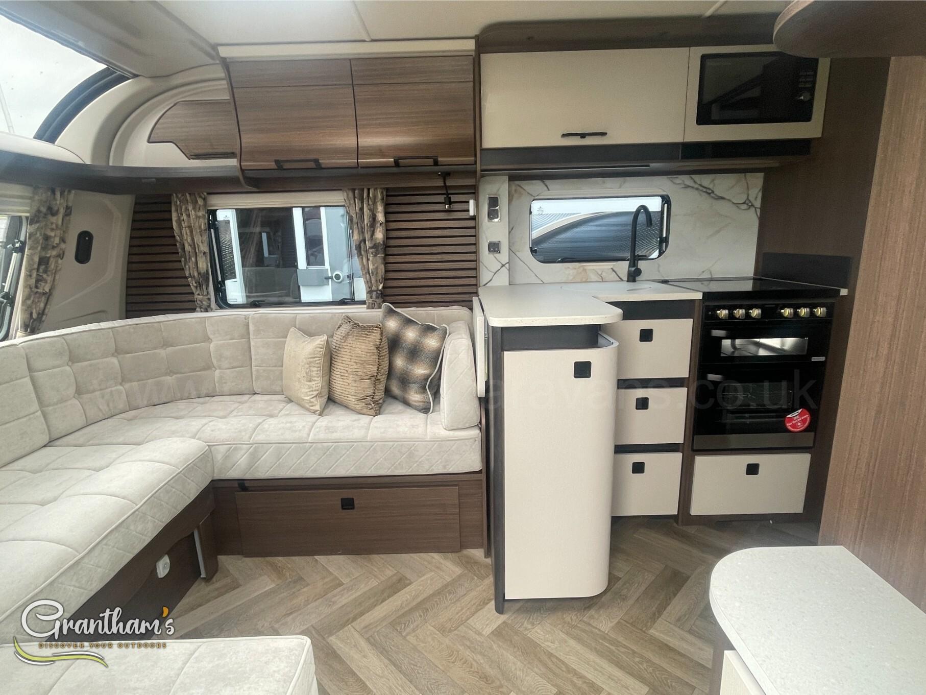 lusso 4 2027 (8)